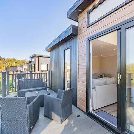Waterside Hambleton Lakeside Lodges Poulton-le-Fylde Экстерьер фото