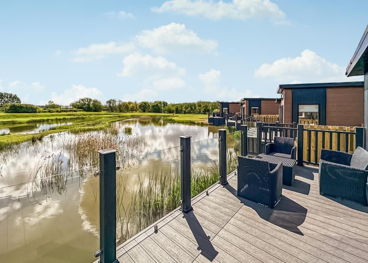 Waterside Hambleton Lakeside Lodges Poulton-le-Fylde Экстерьер фото