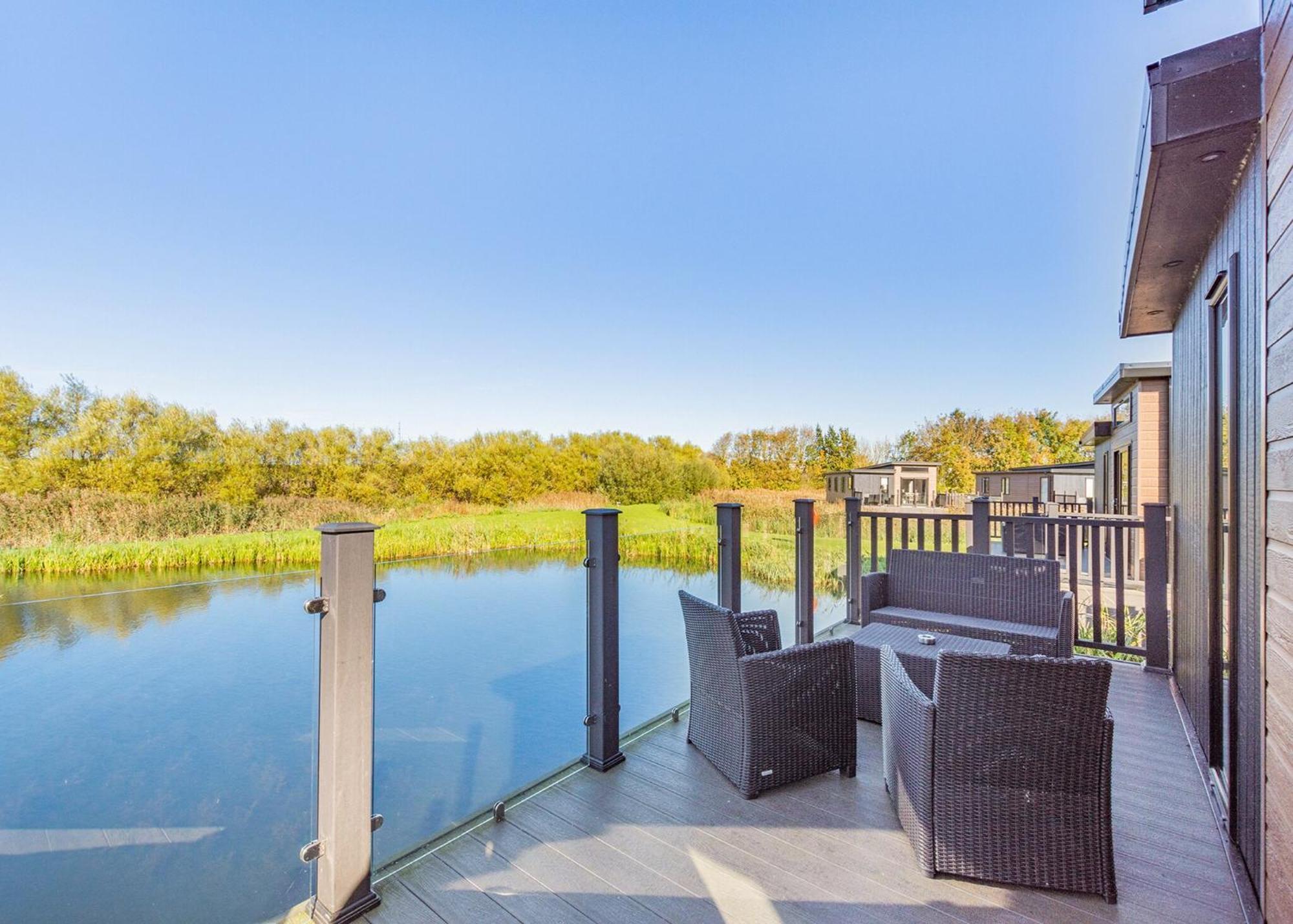 Waterside Hambleton Lakeside Lodges Poulton-le-Fylde Номер фото