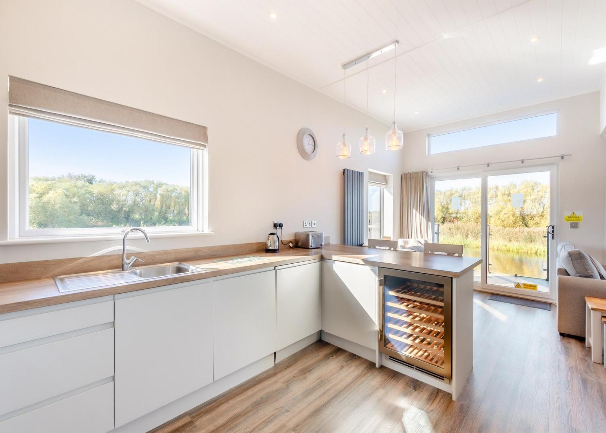 Waterside Hambleton Lakeside Lodges Poulton-le-Fylde Номер фото